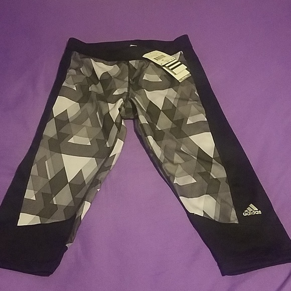 adidas Pants - ⚫️⚪️Adidas TF Capri Leggings⚪️⚫️